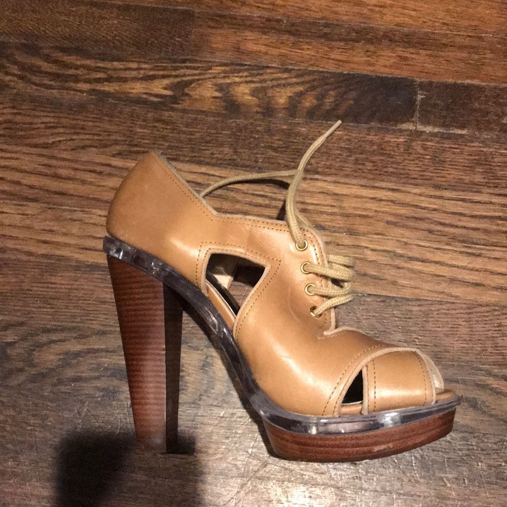Michael Kors - Picture 1 of 3
